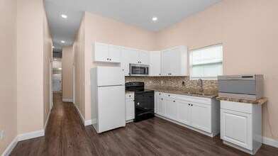 2314 W Chestnut St in Tampa, FL - Building Photo - Building Photo