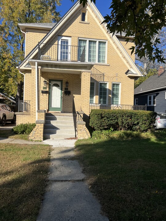 825 Saint Louis St in Ferndale, MI - Building Photo