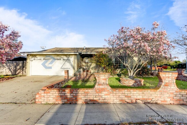 40162 Besco Dr in Fremont, CA - Building Photo - Building Photo