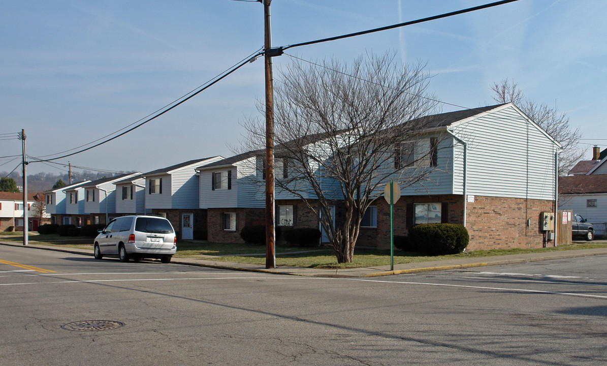 401-419 Clay St in Dayton, KY - Foto de edificio