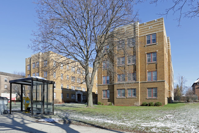 Franklin Arms Apartments in Milwaukee, WI - Building Photo - Building Photo