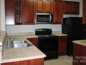 9823 Hyde Glen Ct in Charlotte, NC - Building Photo - Building Photo