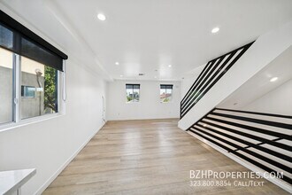 837 1/2 N Harvard Blvd in Los Angeles, CA - Building Photo - Building Photo