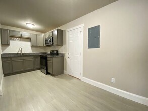 5240 E 13th Ave in Gary, IN - Building Photo - Building Photo