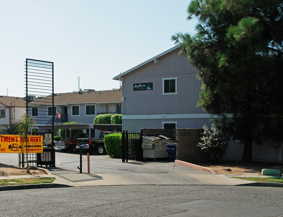 5010-5018 E El Monte Way in Fresno, CA - Building Photo