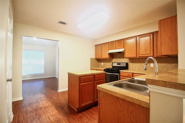 16928 Scenic Knoll in Conroe, TX - Building Photo - Building Photo