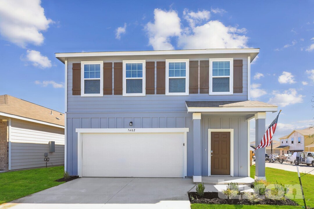 7402 Boa Holw in San Antonio, TX - Building Photo