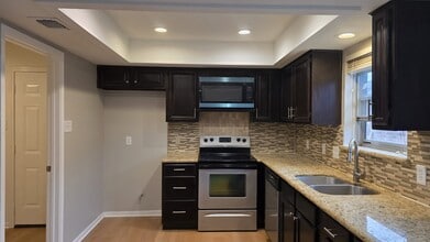 14855 Easingwold Dr in Houston, TX - Foto de edificio - Building Photo