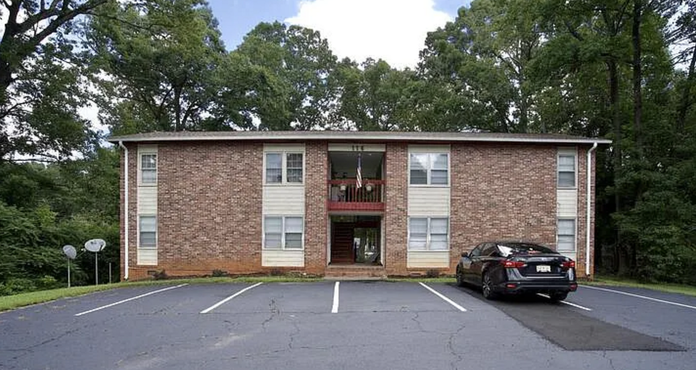 202 Miller Rd in Mauldin, SC - Building Photo