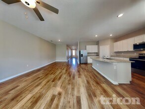 4381 Carrabelle River Ln in Lakeland, FL - Foto de edificio - Building Photo