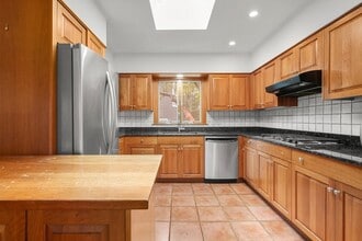 188 Country Dr in Weston, MA - Building Photo - Building Photo