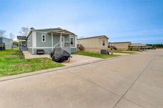 17338 FM 1097 in Montgomery, TX - Building Photo - Building Photo