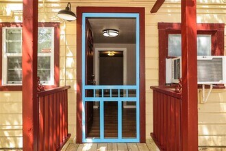 1312 Pine St in Georgetown, TX - Building Photo - Building Photo