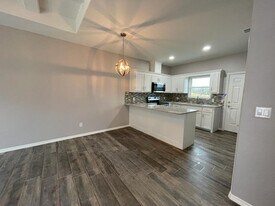 4901 N Winona Dr, Unit 2