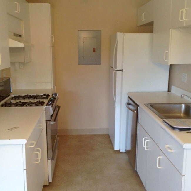 91-1109-1109 Puamaeole St in Ewa Beach, HI - Building Photo - Building Photo