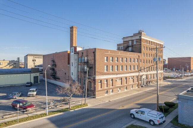 136 S West St in Lima, OH - Foto de edificio - Building Photo