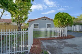 16850 SW 92nd Ave in Palmetto Bay, FL - Foto de edificio - Building Photo