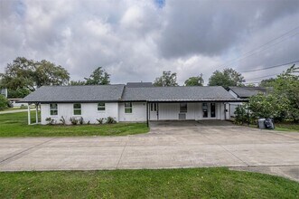 602 E Forest Ave in Shoreacres, TX - Building Photo - Building Photo