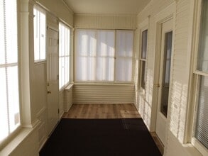 978 Pavone St in Benton Harbor, MI - Building Photo - Building Photo