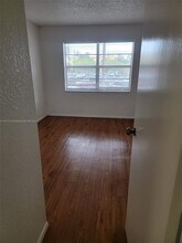 4324 NW 9th Ave, Unit 5-2E in Deerfield Beach, FL - Foto de edificio - Building Photo