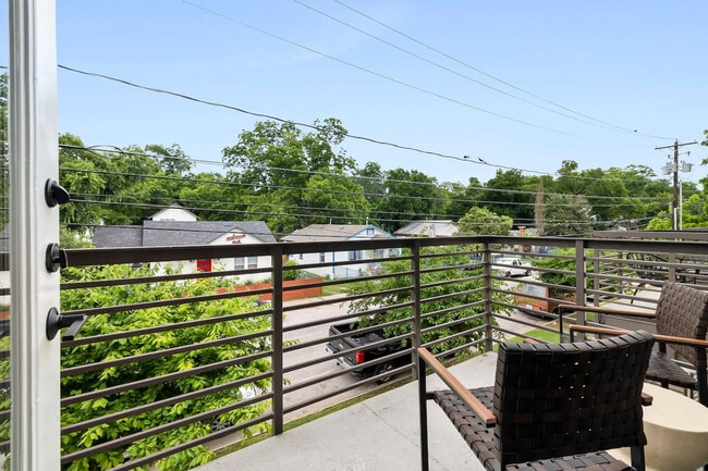 49 Navasota St in Austin, TX - Foto de edificio - Building Photo