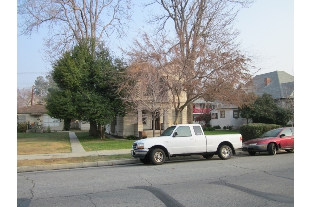 2310 19th St in Bakersfield, CA - Building Photo