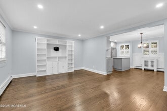 102 Manor Dr in Red Bank, NJ - Building Photo - Building Photo