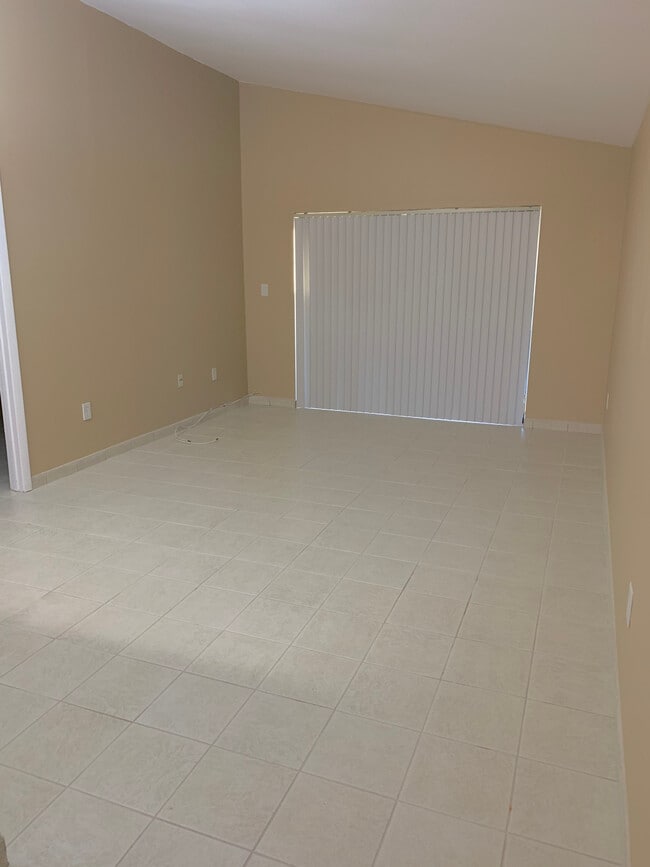 13566 SW 11th Ln in Miami, FL - Building Photo - Building Photo