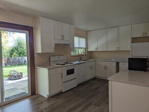 3205 Moorhead Ave in Boulder, CO - Foto de edificio - Building Photo