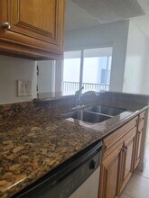 5612 Rock Island Rd in Tamarac, FL - Building Photo - Building Photo