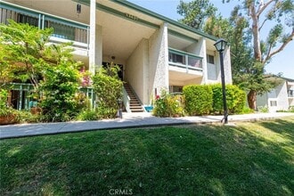 23637 Park Capri, Unit 34 in Calabasas, CA - Foto de edificio - Building Photo