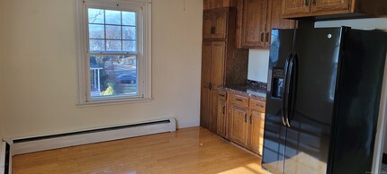 254 Center St-Unit -2nd Floor in Bristol, CT - Building Photo - Building Photo