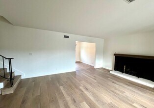 9163 Evergreen Ave in Cypress, CA - Building Photo - Building Photo