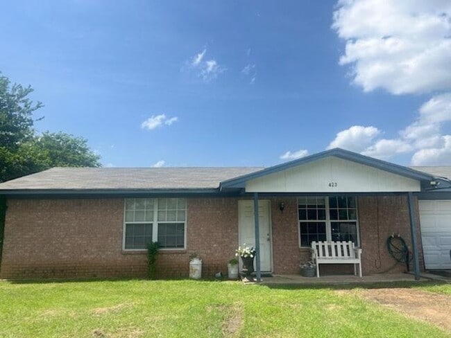 property at 423 Washington Ln