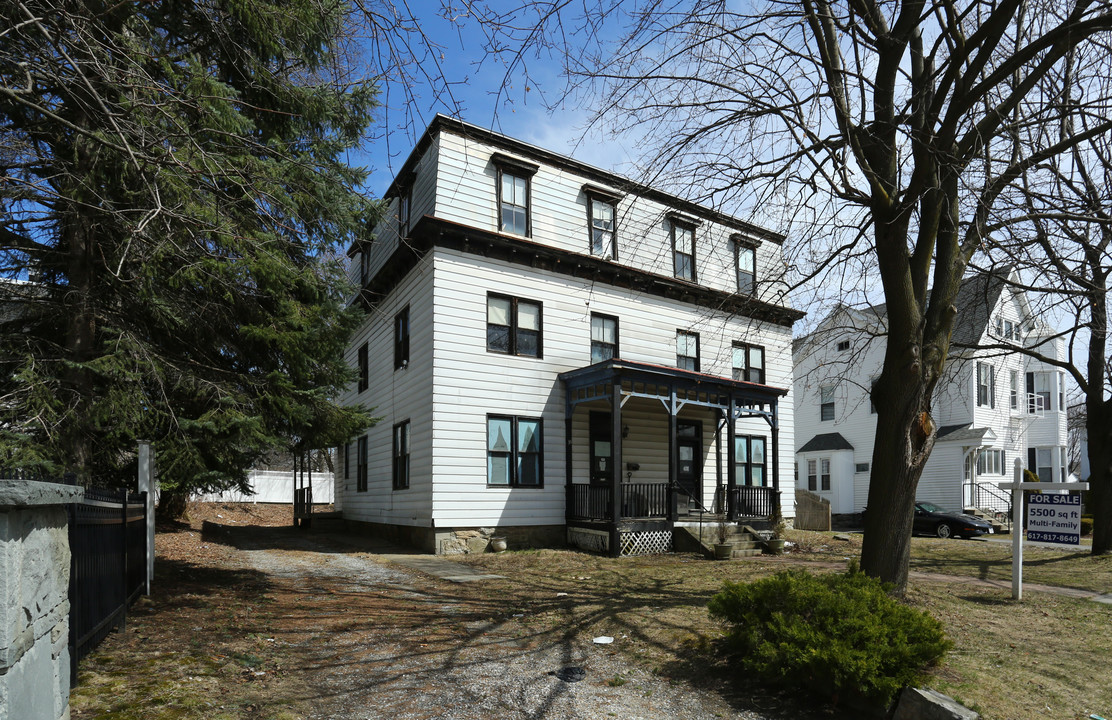 41 Maplewood Ave in Pittsfield, MA - Building Photo