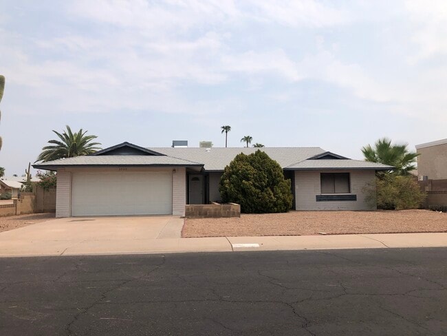 property at 3903 S Juniper St