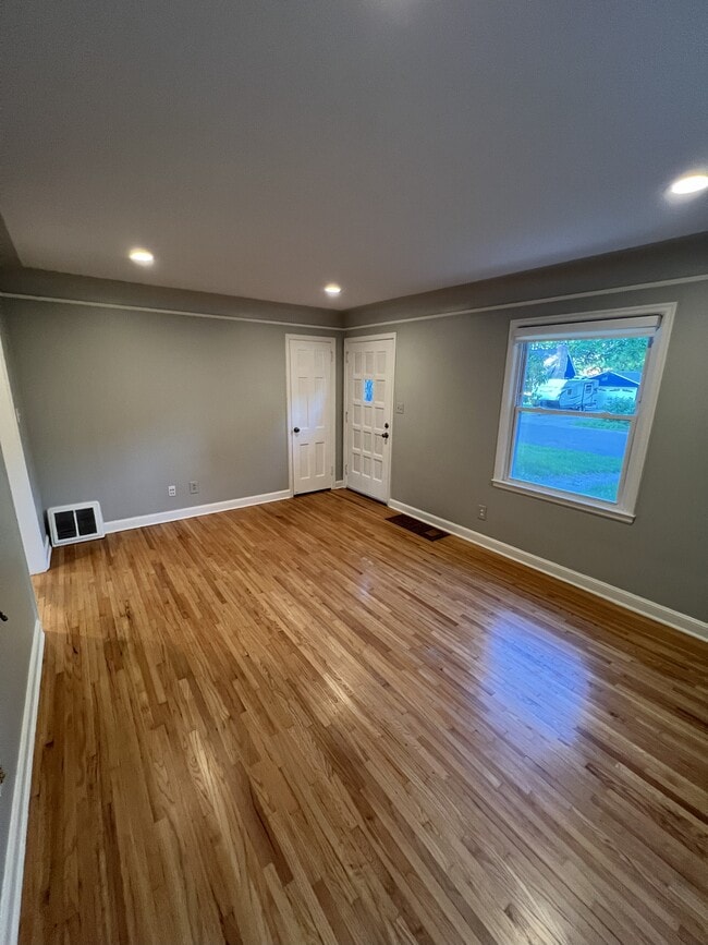 7314 James Ave S in Minneapolis, MN - Foto de edificio - Building Photo