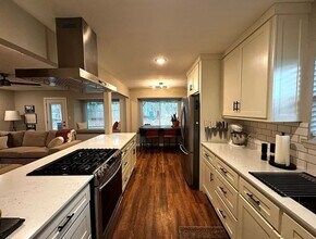 1739 Creek Ct in Fayetteville, AR - Building Photo - Building Photo