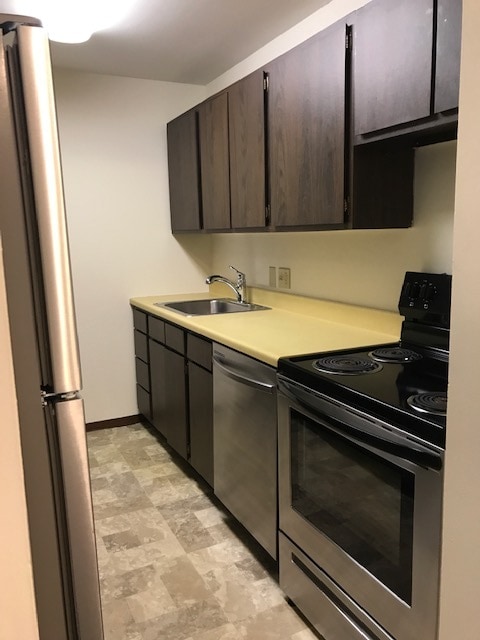 403 County Line Rd, Unit Apt 22 in Bluffton, OH - Building Photo - Building Photo