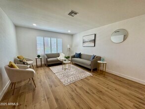 1941 E Ellis Dr in Tempe, AZ - Building Photo - Building Photo