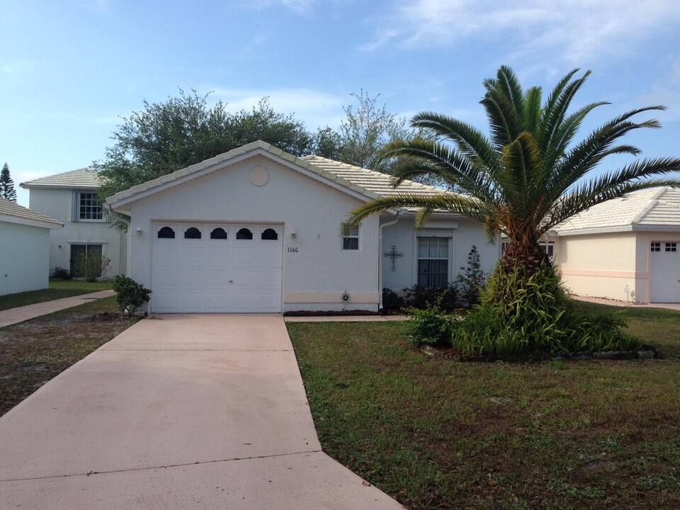 1160 Goldenrod Cir NE in Palm Bay, FL - Building Photo