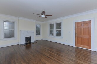 2204 College St in Columbia, SC - Foto de edificio - Building Photo