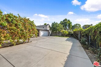 6308 Lindley Ave in Los Angeles, CA - Building Photo - Building Photo