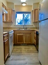 589 Van Wey Cir, Unit B in Eagle Point, OR - Foto de edificio - Building Photo