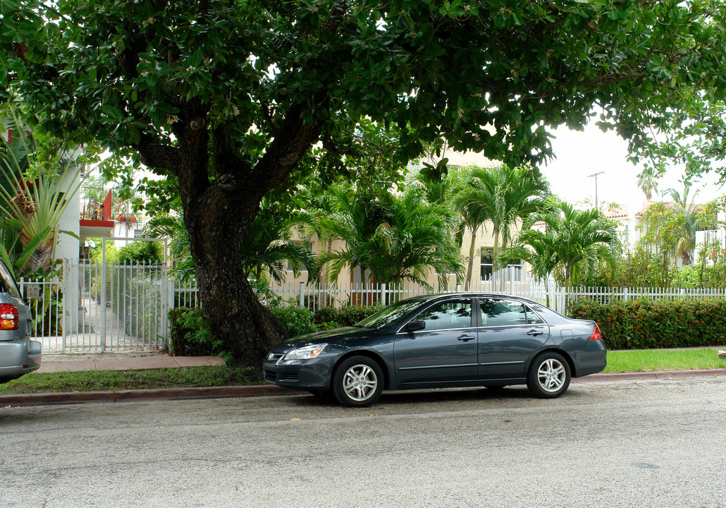 625 Meridian Ave in Miami Beach, FL - Building Photo