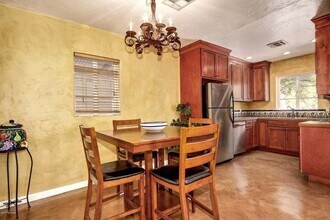 2648 E Drachman St, Unit Main house in Tucson, AZ - Building Photo - Building Photo