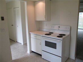 553 French Rd in Rochester, NY - Building Photo - Building Photo