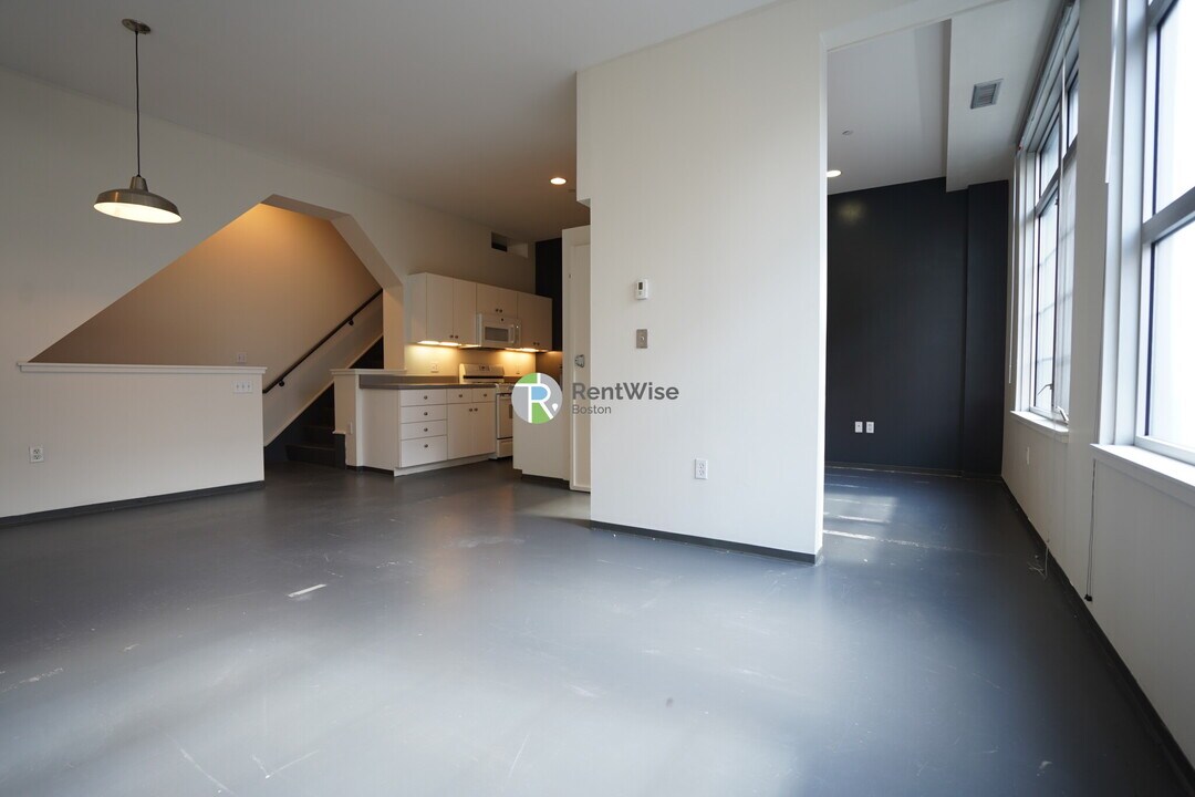 160 E Berkeley St in Boston, MA - Building Photo
