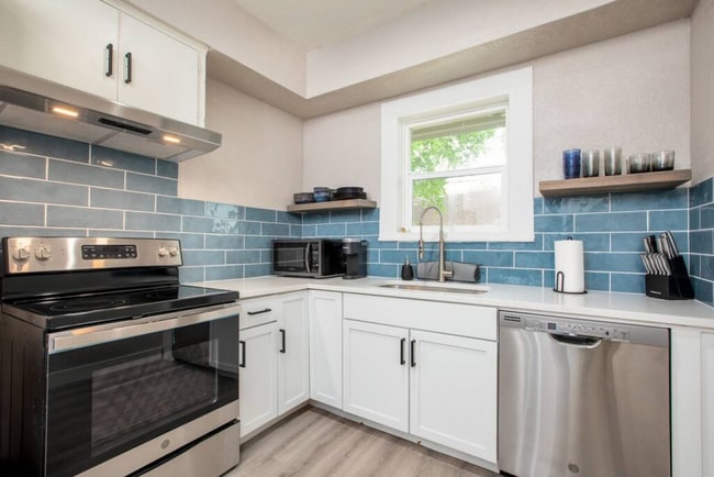 1108 Center St in San Antonio, TX - Building Photo - Building Photo