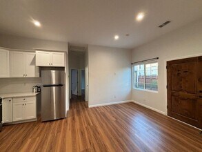 1039 Redondo Blvd, Unit 1039 3-4 S Redondo in Los Angeles, CA - Building Photo - Building Photo